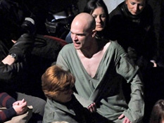 Euripid, Bakhe, red. Oliver Frljić, foto: Petar Fabijan, www.novilist.hr (16. Međunarodni festival malih scena u Rijeci)