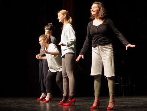 Kazalište KNAP & Umjetnička organizacija Kravice, Zagreb: Dunja Fajdić, Glumice i to, red. Ivana Horvat, Petra Kurtele. Dunja Fajdić, Amanda Prenkaj