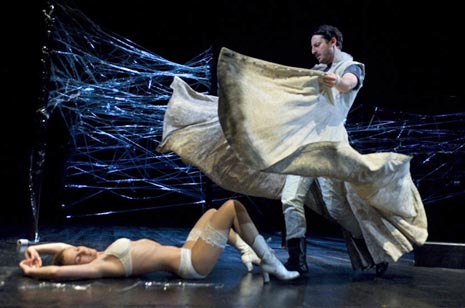 Jugoslovensko dramsko pozorište, Beograd: Aleksandar Popovski i Jelena Mijović (po Ovidiju), Metamorfoze, red. Aleksandar Popovski