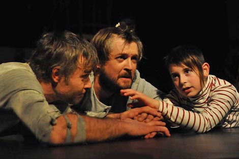 Kazalište Marina Držića, Dubrovnik: Olja Lozica, Prasac koji gleda u Sunce, red. Olja Lozica, foto: Željko Tutnjević