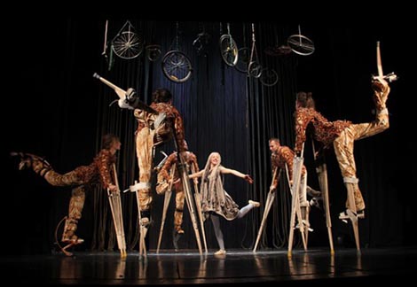 Dječje kazalište Branka Mihaljevića, Osijek: Vladimir Nazor / Tamara Kučinović, Bijeli jelen, red. Tamara Kučinović