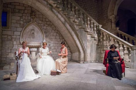 Festivalski dramski ansambl, Ivo Vojnović, Dubrovačka trilogija (Suton), red. Staša Zurovac