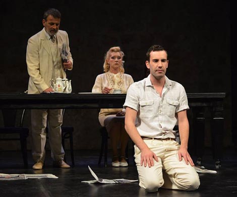 Gradsko kazalište Marina Držića, Dubrovnik: Rade Jarak, Duša od krumpira, red. Ozren Prohić, foto: Zeljko Tutnjevic