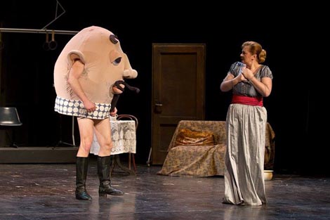 Hrvatsko narodno kazalište u Osijeku: Daniil Harms, Harmsijek, red. Mario Kovač, foto: Ivica Glavaš, PRO-Art