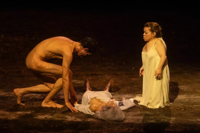 Festival svjetskog kazališta, Zagreb, 12. – 26. rujna 2026.: <em>Mami</em>, autor koncepta i redatelj Mario Banushi