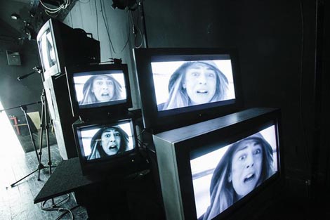 Zagrebačko kazalište mladih: Jazmín Sequeira, Luciano Delprato, #radninaslovantigona, red. Renata Carola Gatica