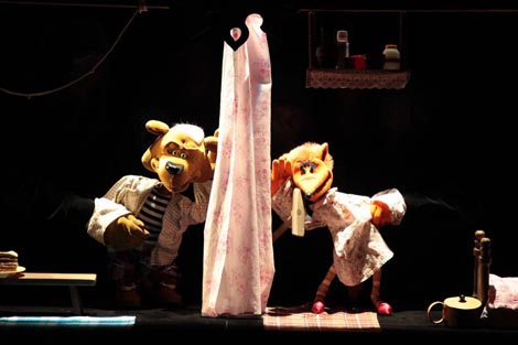 Lutkarsko kazalište Krasnojarsk, Krasnojarsk, Ruska Federacija: Sergei Ivannikov, Susjedi, reda. Sergei Ivannikov