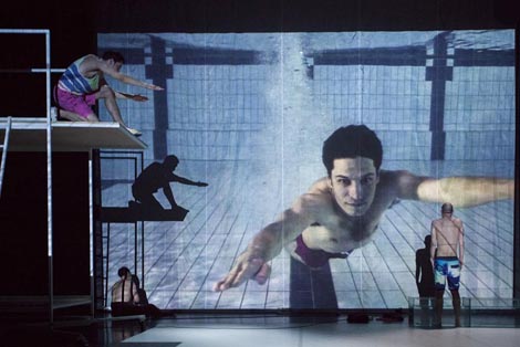 Kazališna družina Pinklec, Čakovec, VRUM performing arts collective, Zagreb, Hrvatsko narodno kazalište u Varaždinu: Andri Beyeler, The killer in me is the killer in you, my love, red. Sanja Tropp Frühwald i Till Frühwald